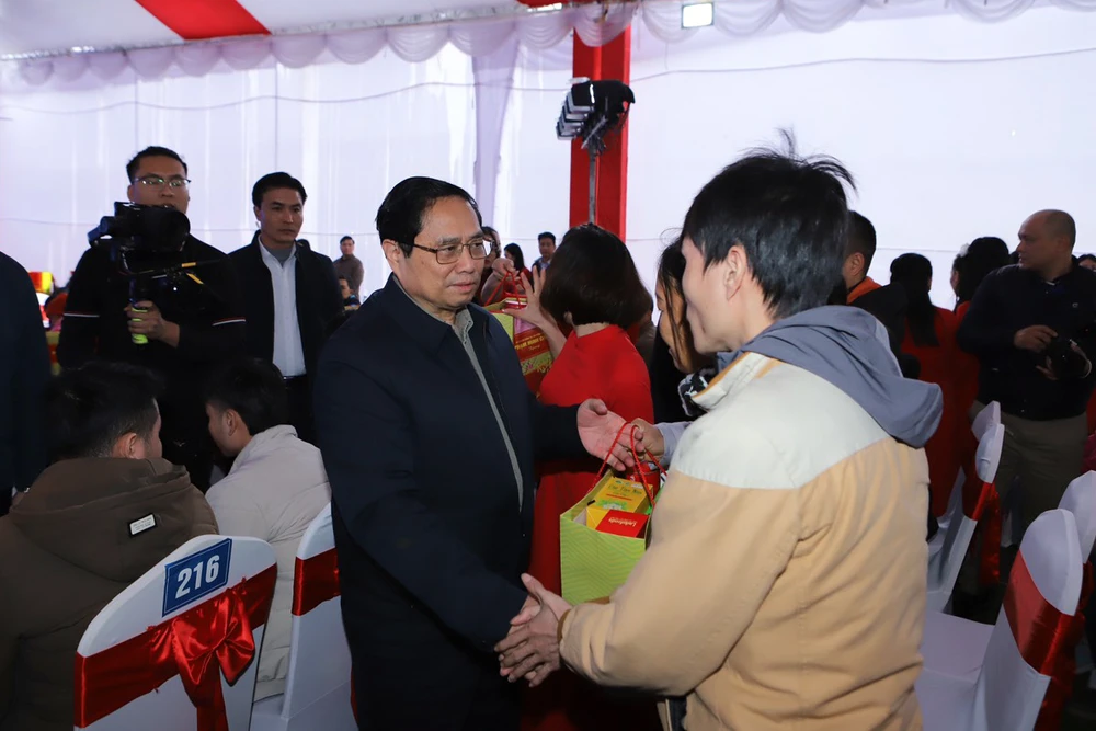 Thủ tướng Phạm Minh Chính tặng quà Tết cho công nhân, người nghèo ở Thanh Hóa-7.jpg