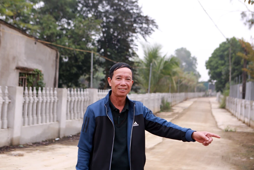 Cận cảnh ngôi làng dân hiến đất mở đường rộng như đô thị - 13.JPG