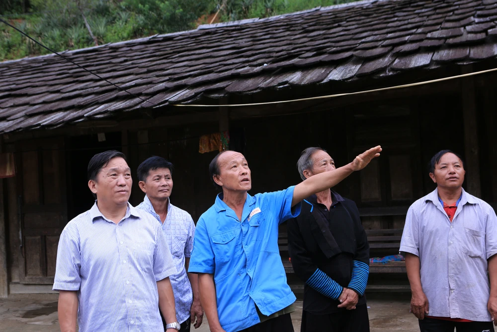 Người tiên phong xóa hủ tục ‘treo xác’ của người Mông15.JPG