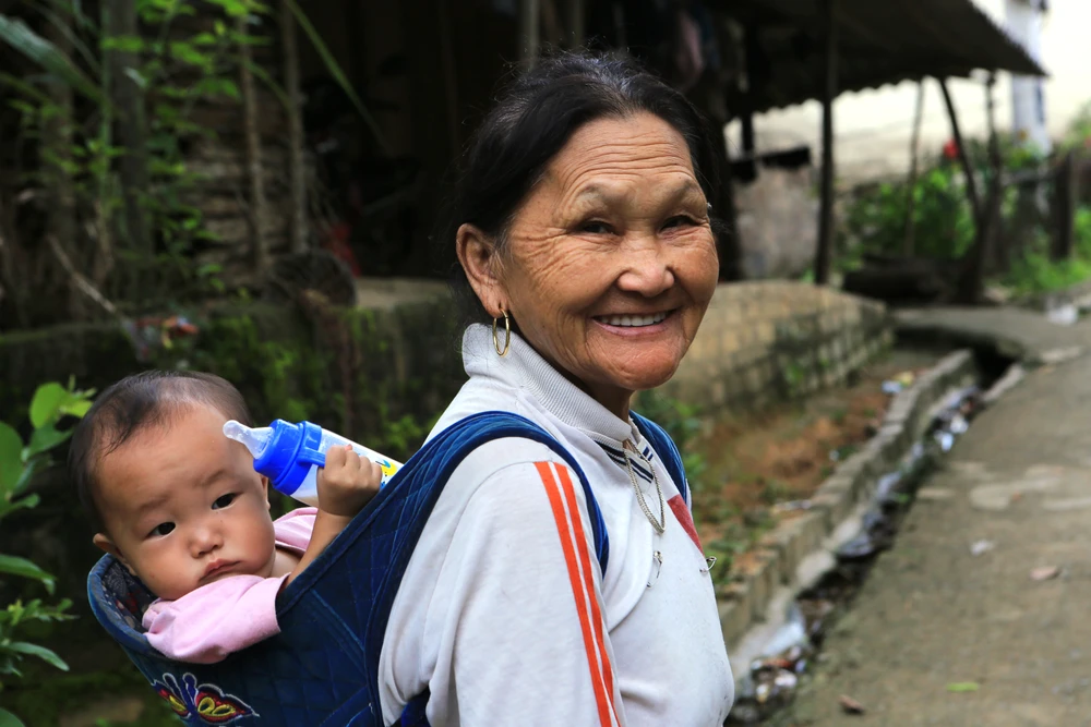 Người tiên phong xóa hủ tục ‘treo xác’ của người Mông16.JPG