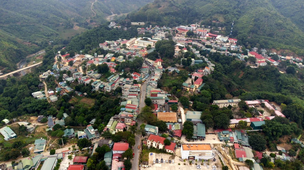 Những cuộc cách mạng ở bản đồng bào Mông – 4.jpg