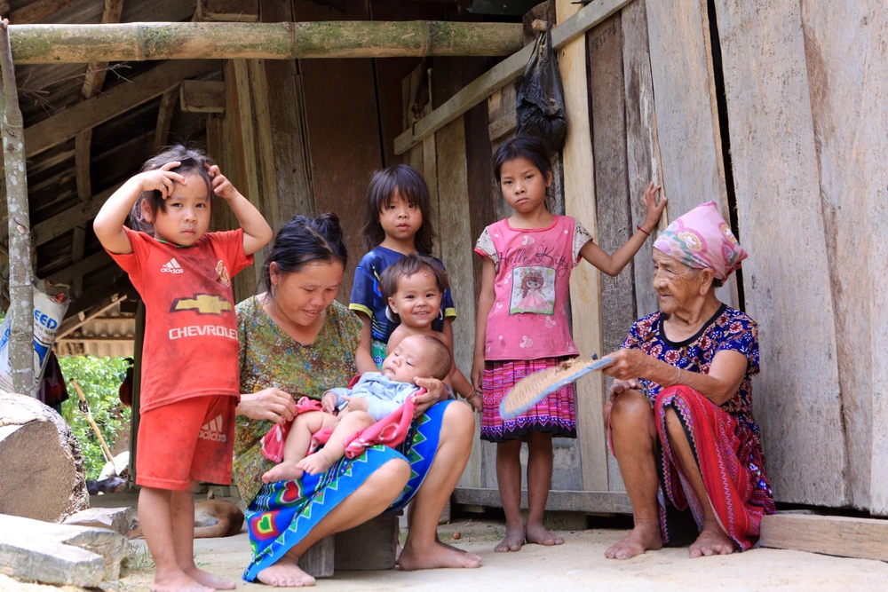 Vượt khó khổ ở Tà Cóm nơi mệnh danh tam giác vàng-1.jpg