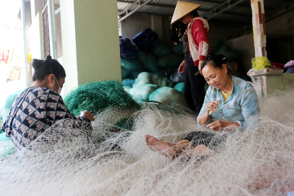 Tôi đi vá lưới thuê ở xã Hoằng Trường, Hoằng Hóa, Thanh Hóa-9.JPG