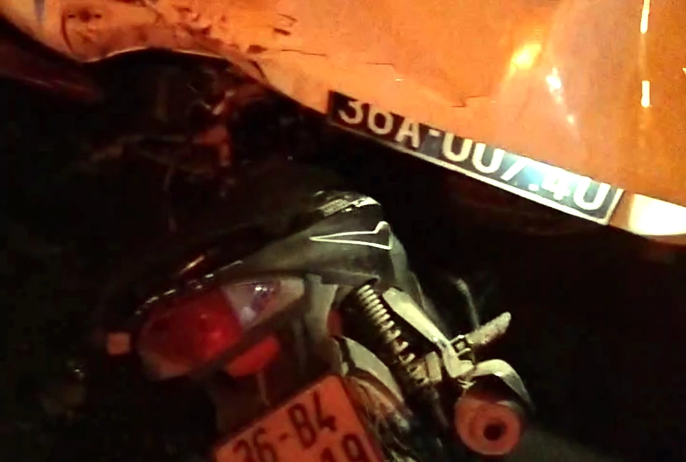 Nam thanh niên tông xe CSGT trong đêm tử vong1.jpg