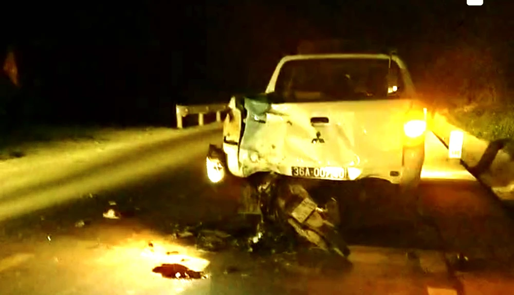 Nam thanh niên tông xe CSGT trong đêm tử vong3.jpg