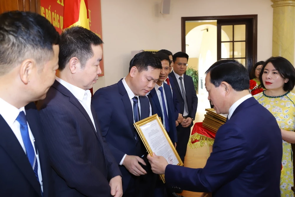 Thanh Hóa điều động, luân chuyển nhiều lãnh đạo chủ chốt-.jpg