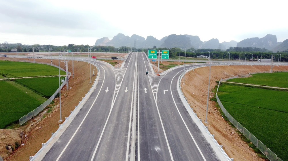 Thêm 1 nút giao trên cao tốc Mai Sơn - Quốc lộ 45 chính thức phục vụ người dân -.jpg