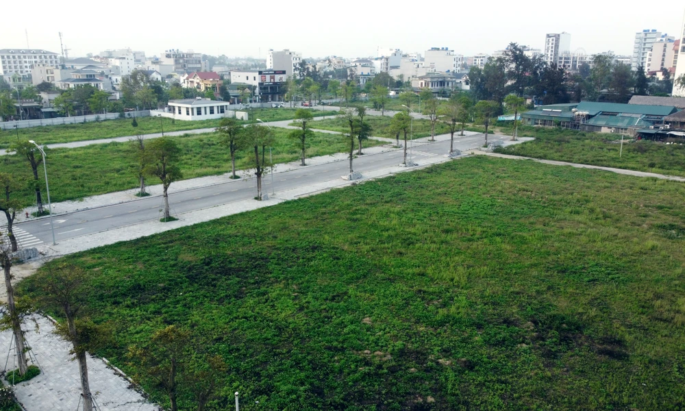 Dự án ‘đất vàng’ 250 tỉ đồng ở TP Sầm Sơn sau 14 năm vẫn là bãi đất trống - 9.JPG