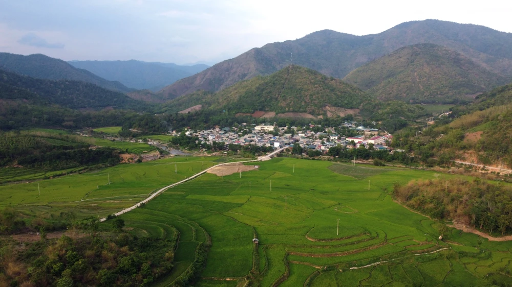 Chiêm ngưỡng vẻ đẹp những thửa ruộng bậc thang ở huyện biên giới Mường Lát -1.JPG