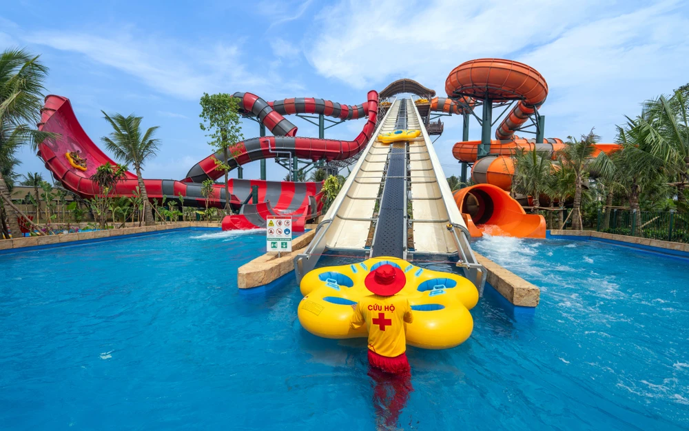 Toàn cảnh công viên nước Sầm Sơn lớn nhất miền Bắc trước ngày đón khách - 15.jpg