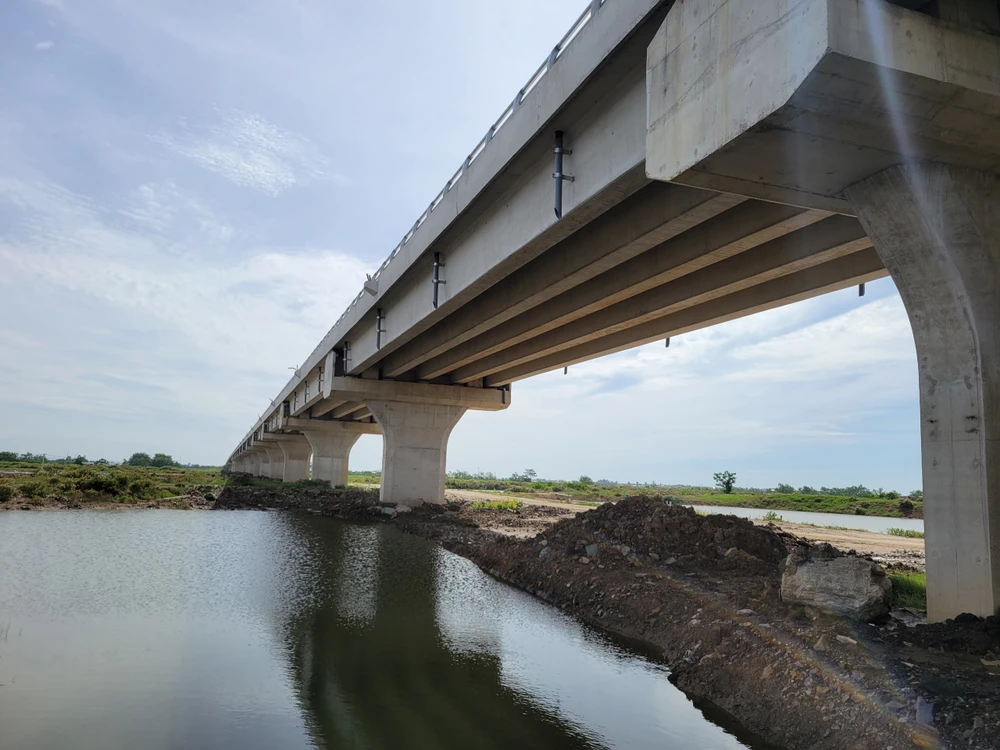 Hình hài cầu Lạch Trường vượt cạn dài nhất ở Thanh Hóa - 31.jpg