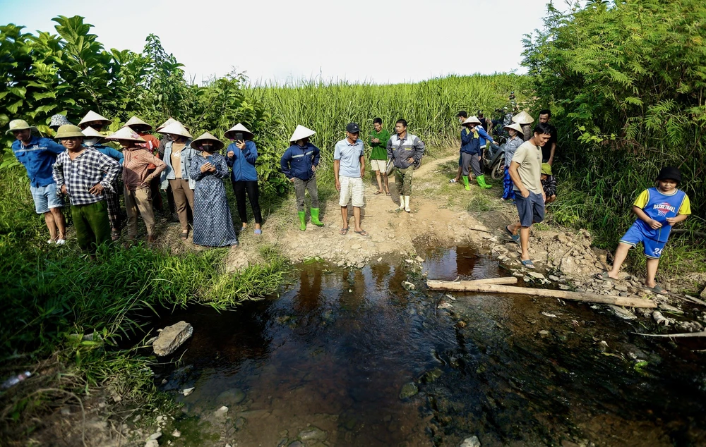 1 trang trại nuôi heo ở Thanh Hóa bị dân tố gây ô nhiễm kênh nước -13.jpg