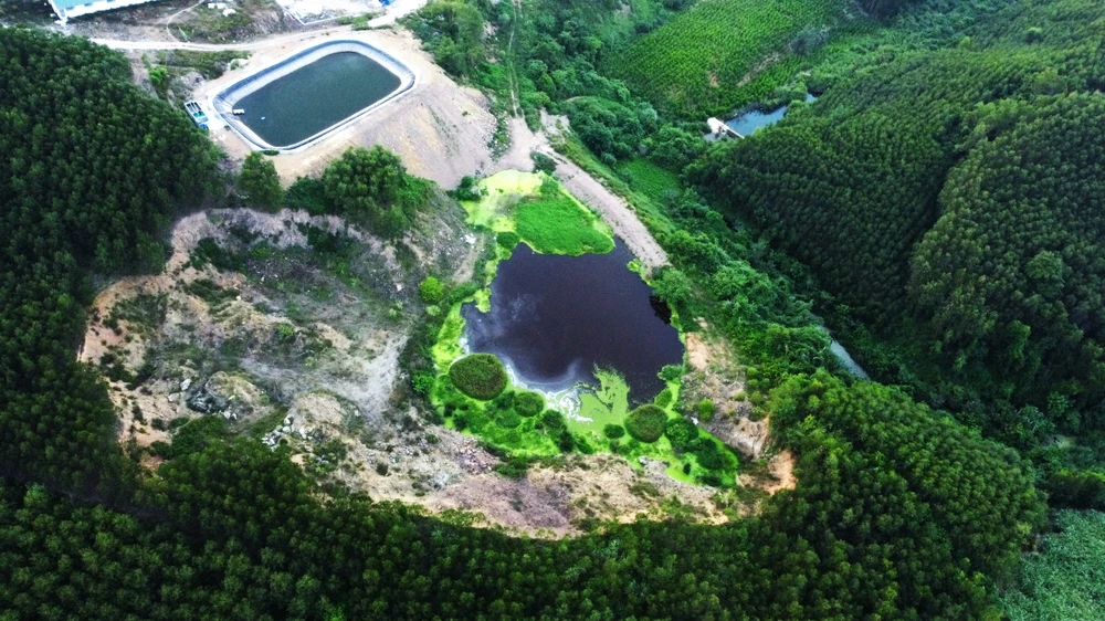 1 trang trại nuôi heo ở Thanh Hóa bị dân tố gây ô nhiễm kênh nước -4.jpg