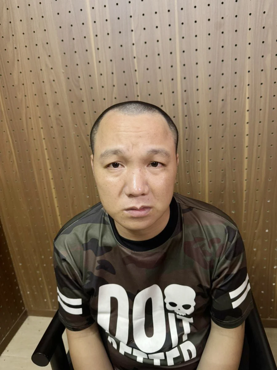 Chở bạn gái đi chơi sau khi quen qua mạng xã hồi rồi cướp điện thoại Iphone -.jpg