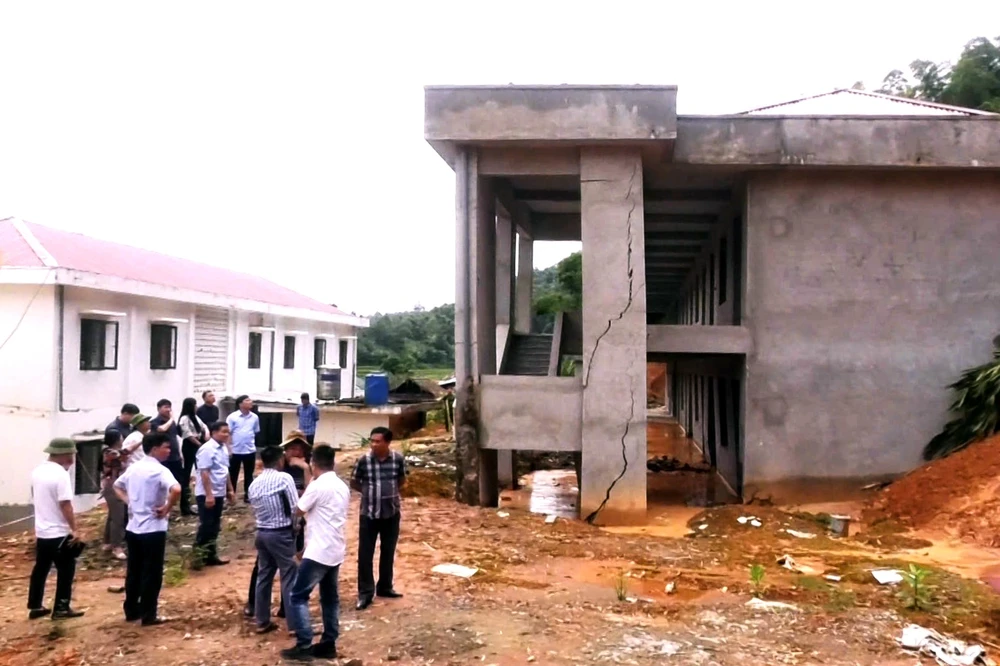 1 ngôi trường xây chưa xong trước nguy cơ đổ sập vì mưa lớn kéo dài - 3.jpg