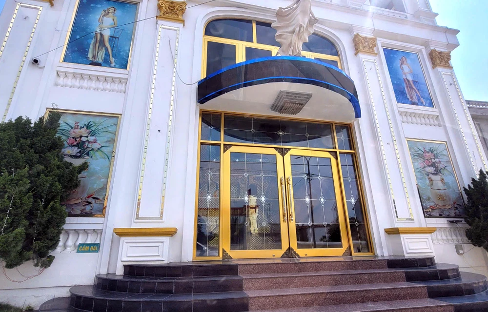 Hàng trăm cảnh sát đột kích quán Karaoke- Massage G7 ở Thanh Hóa -4.jpg