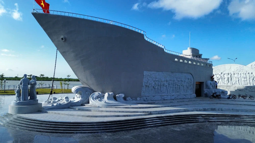Dấu ấn đặc biệt bên trong tượng đài ‘Con tàu tập kết ra Bắc’ - 5.jpg