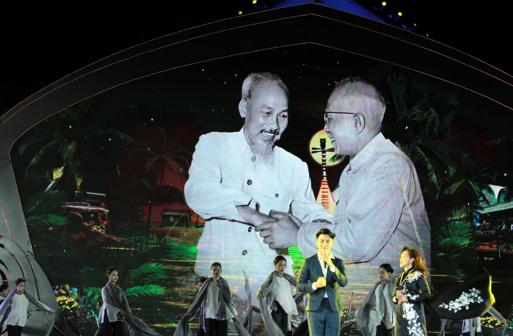 Toàn cảnh Lễ kỷ niệm 70 đồng bào miền Nam tập kết ra Bắc - 4.JPG