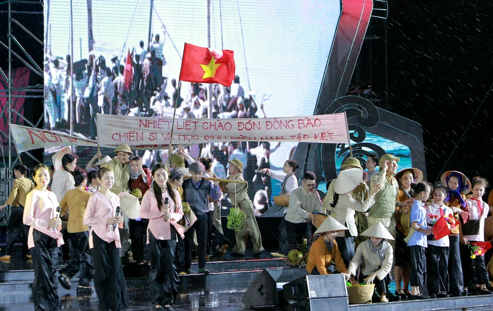 Toàn cảnh Lễ kỷ niệm 70 đồng bào miền Nam tập kết ra Bắc - 5.JPG