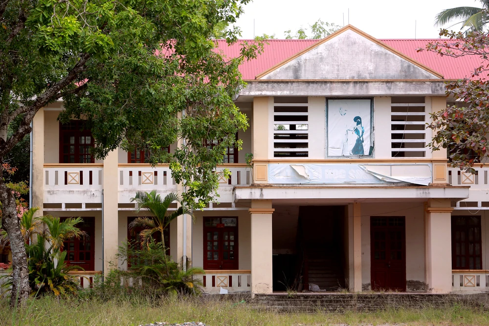 Hai ngôi trường bỏ hoang lãng phí ở một xã ven biển Thanh Hóa - 15.JPG