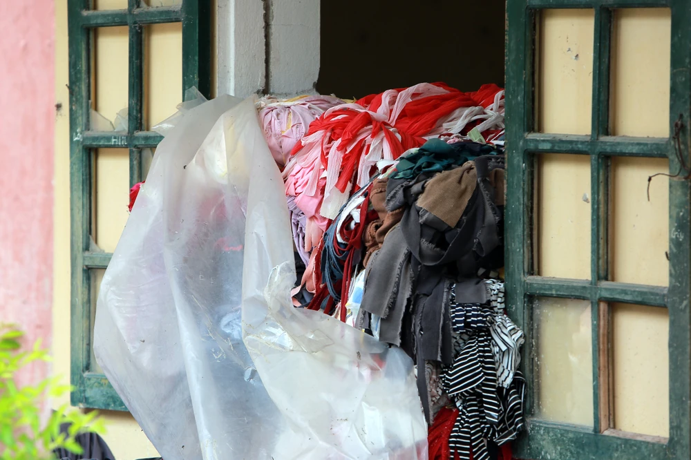 Hai ngôi trường bỏ hoang lãng phí ở một xã ven biển Thanh Hóa - 5.JPG