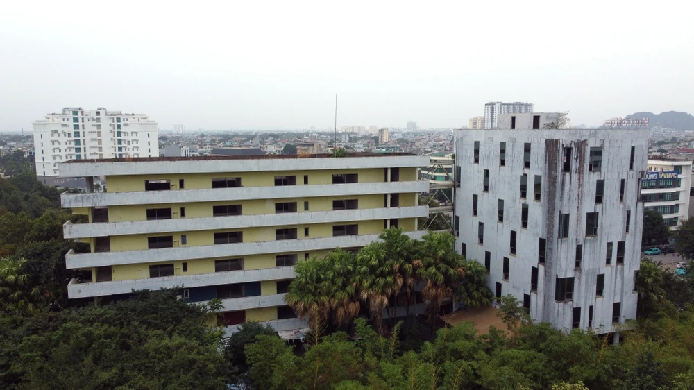 Cận cảnh dự án chết yểu trên khu đất vàng sẽ bị cưỡng chế ở Thanh Hóa -12.JPG