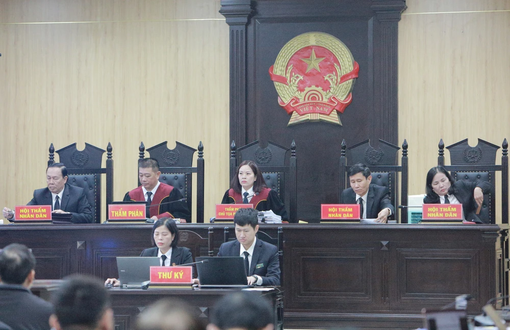 Tiếp tục phiên xét xử sơ thẩm cựu bí thư, chủ tịch UBND tỉnh Thanh Hóa5.jpg
