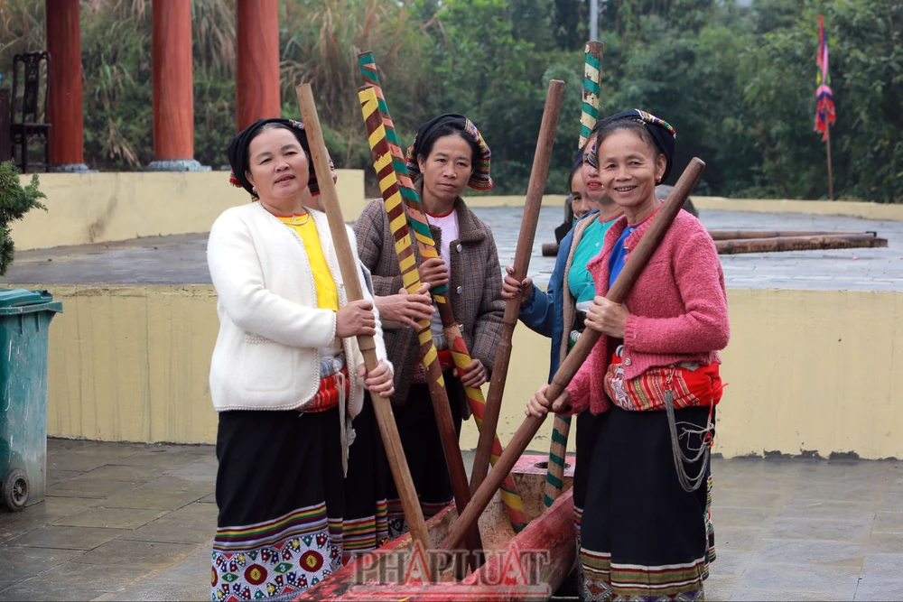 Chiêm ngưỡng Đền Chín Gian giữa cảnh hùng vĩ nơi thượng nguồn Sông Chu -2.JPG