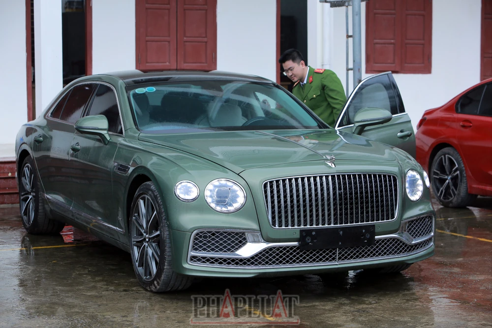 Cận cảnh ô tô hạng sang Bentley, Lexus, BMW… trong vụ lừa đảo chứng khoán, rửa tiền -12.JPG