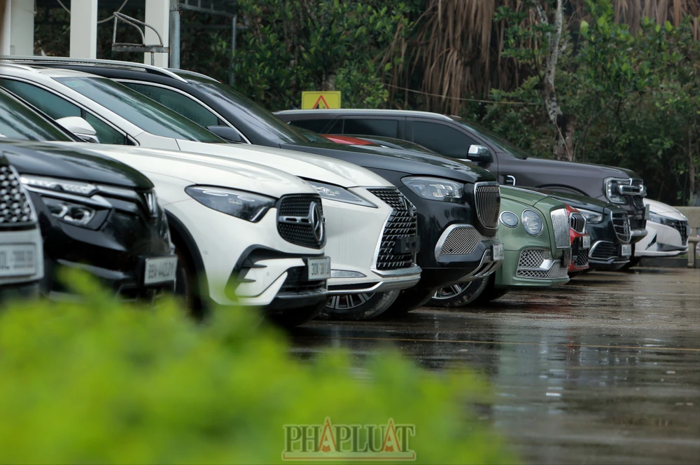 Cận cảnh ô tô hạng sang Bentley, Lexus, BMW… trong vụ lừa đảo chứng khoán, rửa tiền -5.JPG