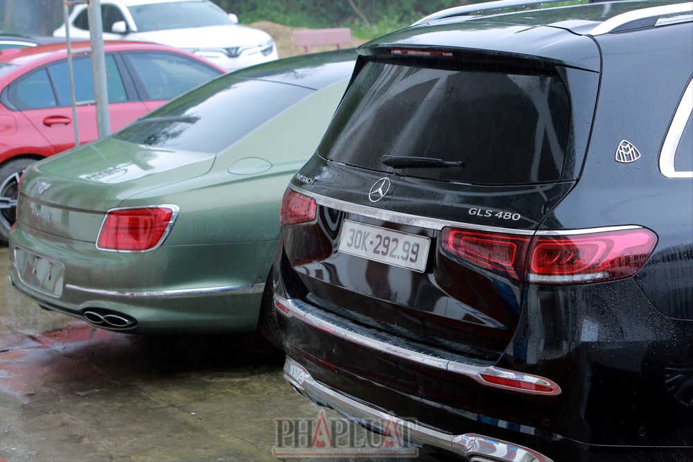 Cận cảnh ô tô hạng sang Bentley, Lexus, BMW… trong vụ lừa đảo chứng khoán, rửa tiền -8.JPG