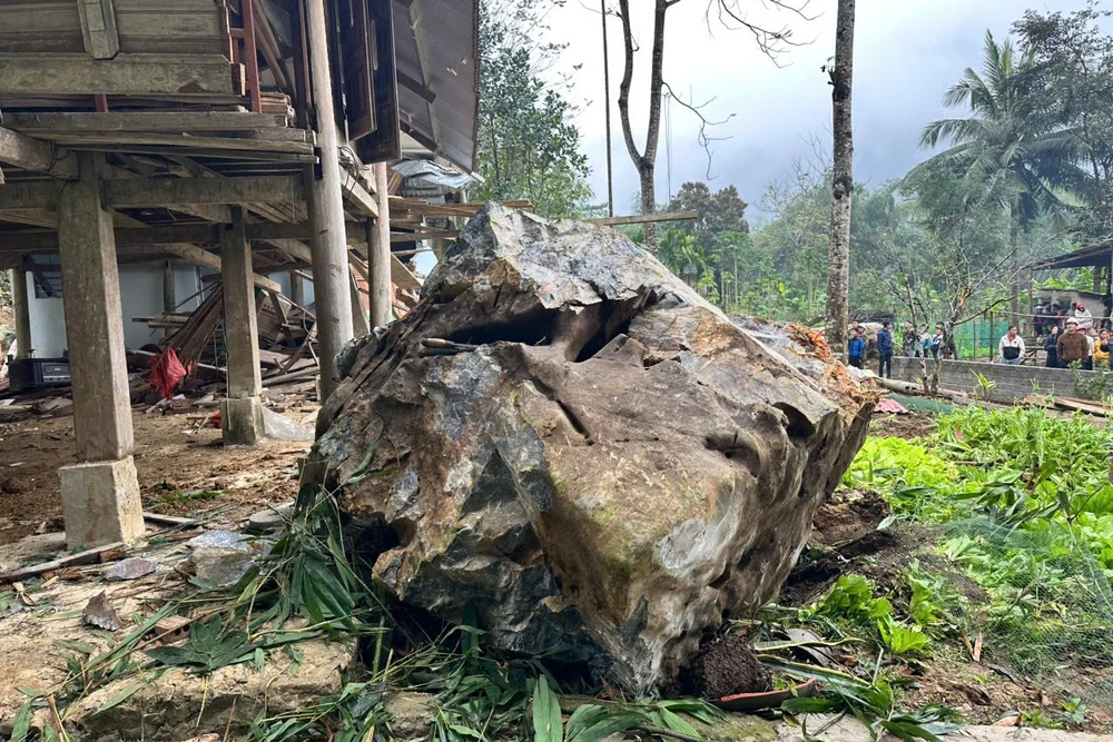 Hiện trường vụ sạt lở đá ở Thanh Hóa nhiều người tháo chạy thoát thân trong đêm - 2.jpg