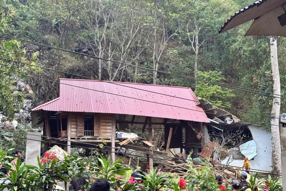 Hiện trường vụ sạt lở đá ở Thanh Hóa nhiều người tháo chạy thoát thân trong đêm - 7.jpg