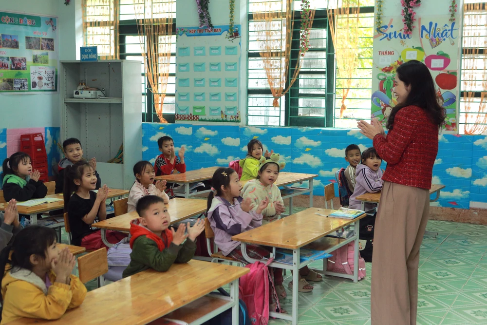 Cận cảnh ngôi trường tiểu học ở xã biên giới Mường Lát nứt toác sau mưa lũ - 20.JPG