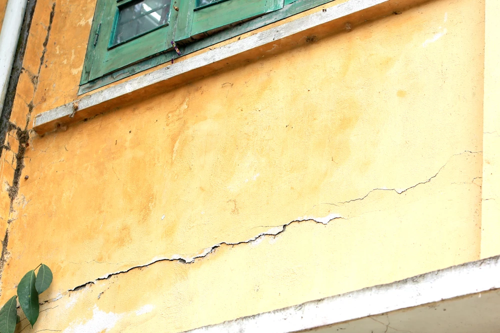 Cận cảnh ngôi trường tiểu học ở xã biên giới Mường Lát nứt toác sau mưa lũ - 9.JPG