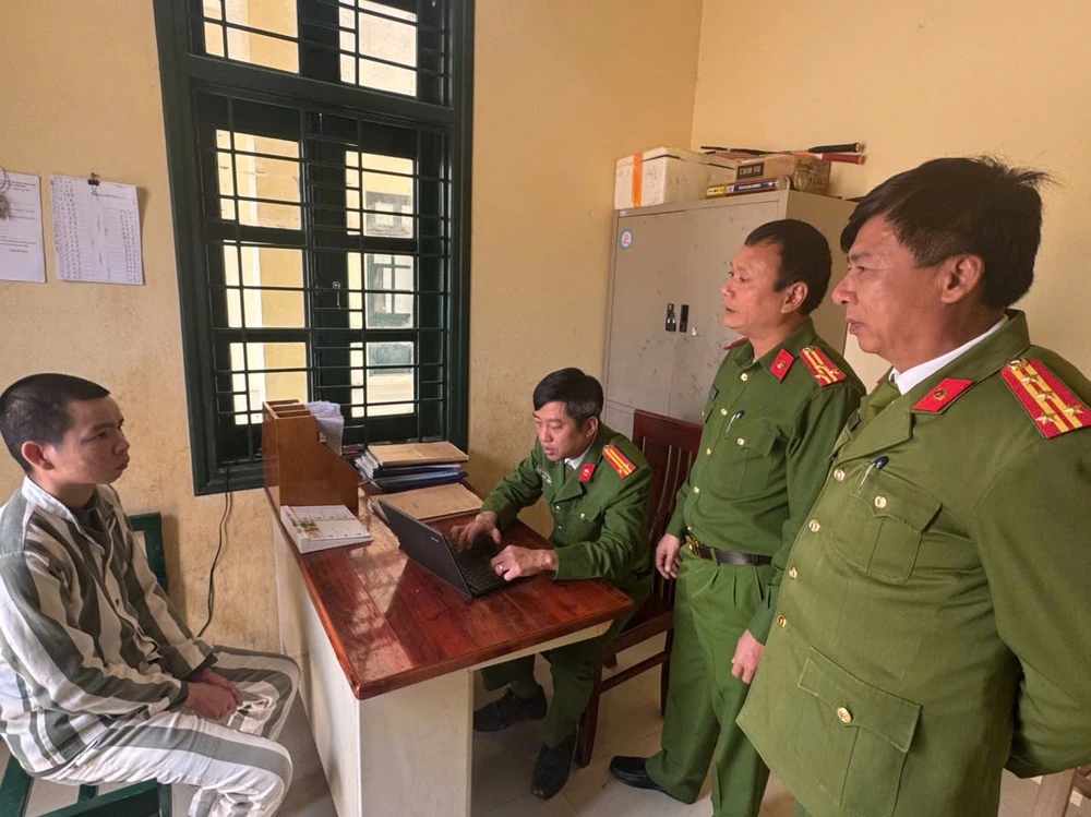 Phạm Nhân Trốn Trại.jpg