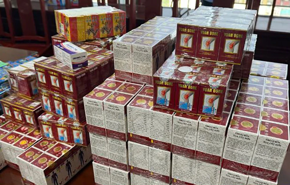 Đường dây buôn bán thuốc tân dược giả -3.jpg