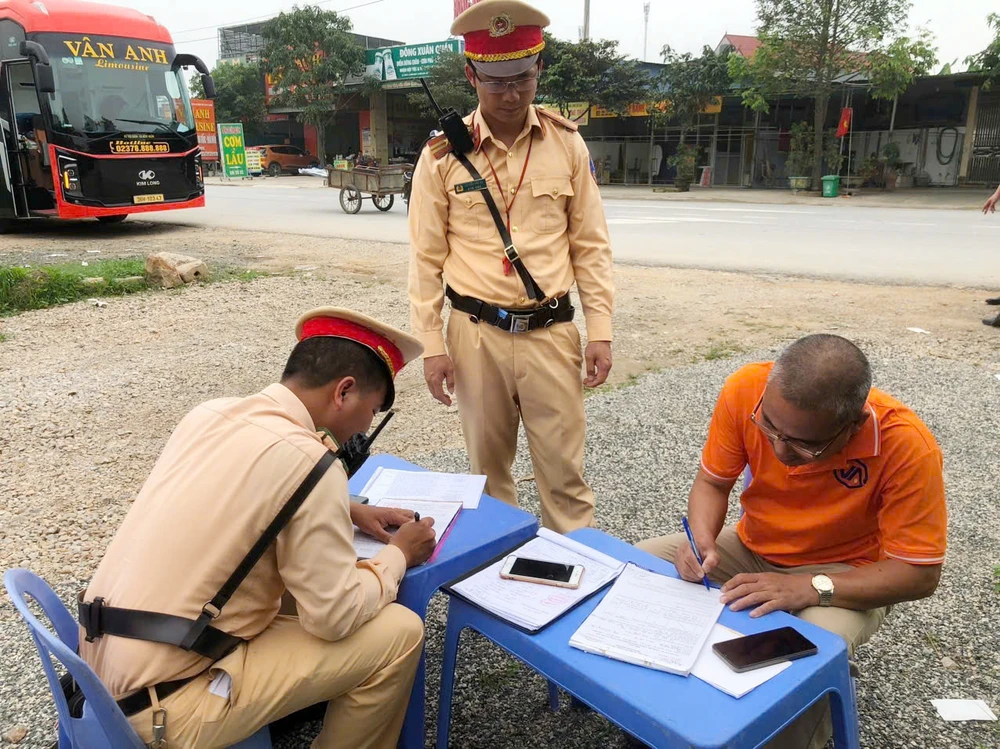 Xử lý hơn 1.000 trường hợp vi phạm giao thông, nồng độ cồn trong kỳ nghỉ lễ - 5.jpg