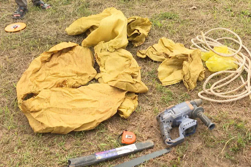 Dựng hiện trường vụ hai người Trung Quốc xâm hại mộ Lê Túc Tông - 9.png