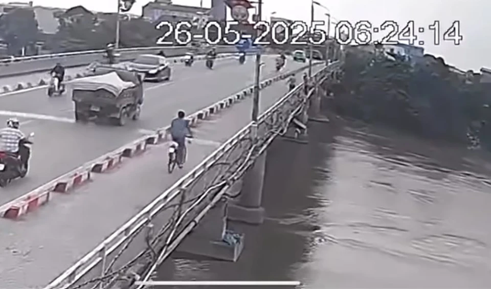 Nữ sinh 18 tuổi nhảy cầu ở Nam Định.jpg