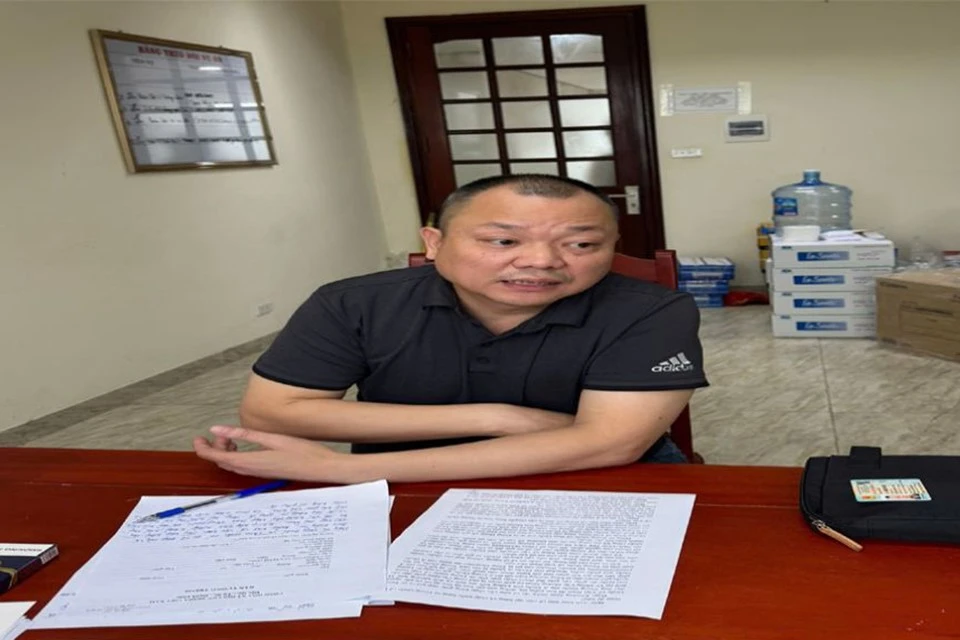 Bắt giam “ông trùm” buôn lậu giả mạo các thương hiệu nổi tiếng trên thế giới 1.jpg