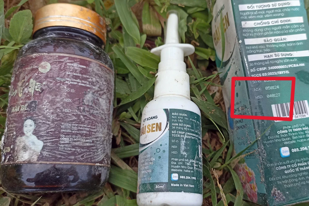 Cận cảnh loạt sản phẩm sâm tố nữ, xịt xoang của Gia Đình Hải Sen bị đốt bỏ -.jpg