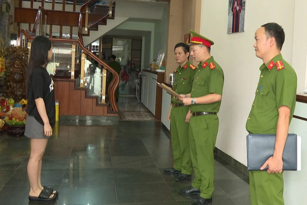 Cảnh sát đồng loạt khám xét nhà đại ca giang hồ Thanh Hóa “Vi ngộ’ -.jpg