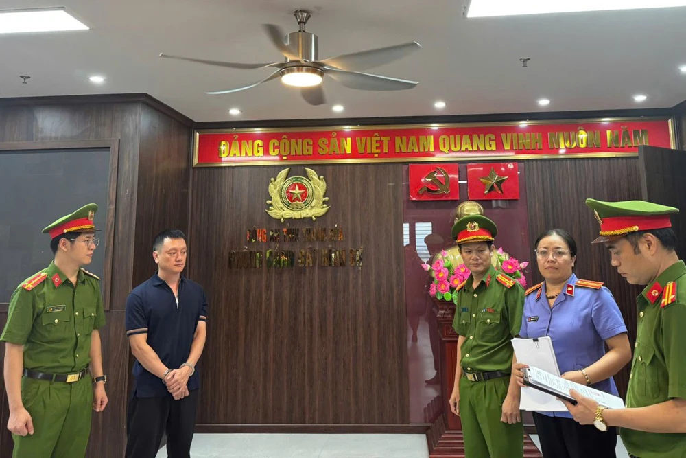 Cảnh sát bắt tạm giam trùm giang hồ ở Thanh Hóa Vi ngộ.jpg