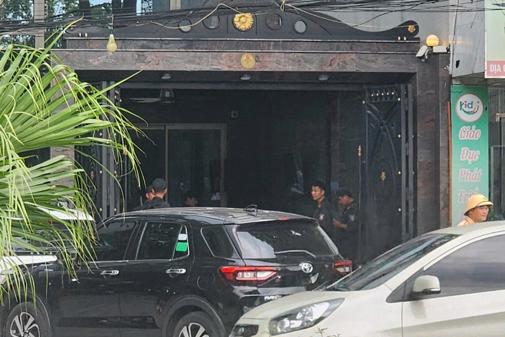 Khám xét nhà đại ca giang hồ -4.jpg