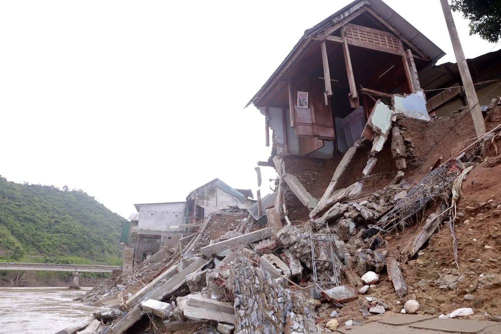 Nỗi đau nơi rốn lũ Cửa Rào 2 -11.JPG