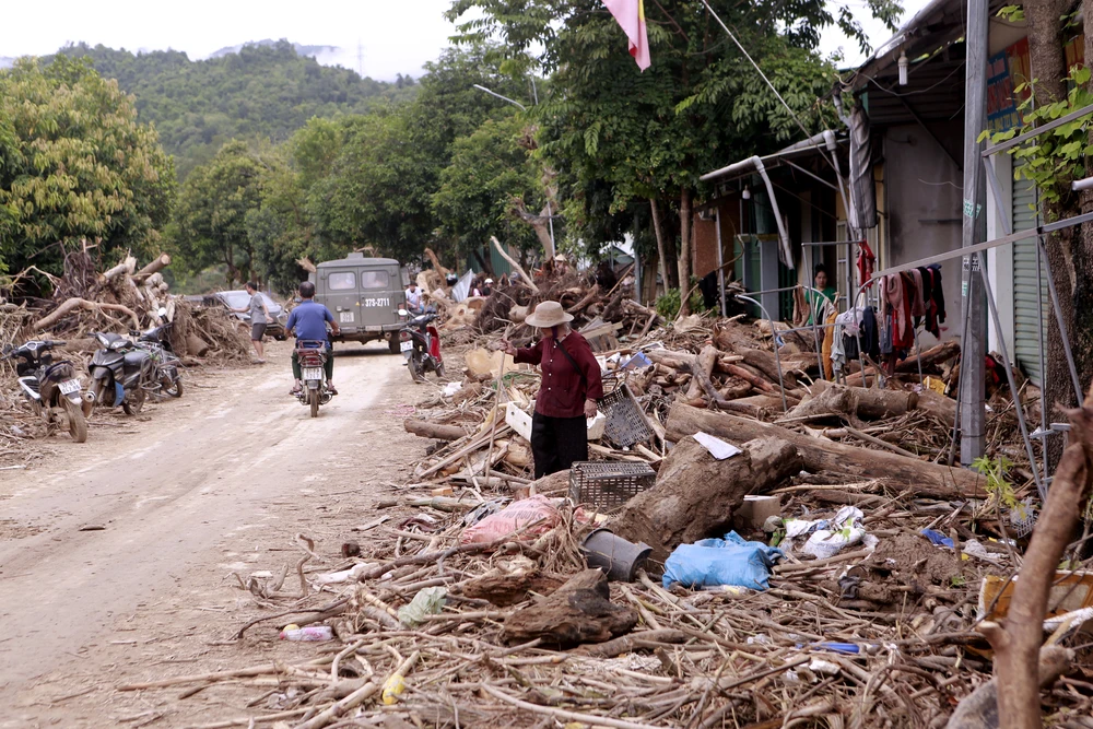 Nỗi đau nơi rốn lũ Cửa Rào 2 -5.JPG