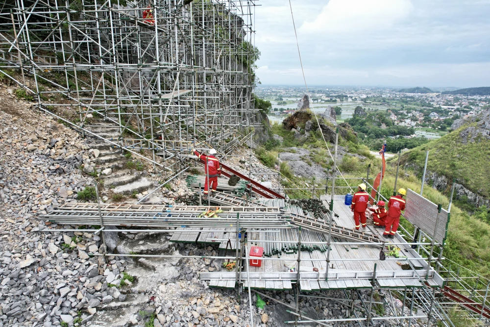 Toàn cảnh hòn vọng phu ở Thanh Hoá - 4.jpeg