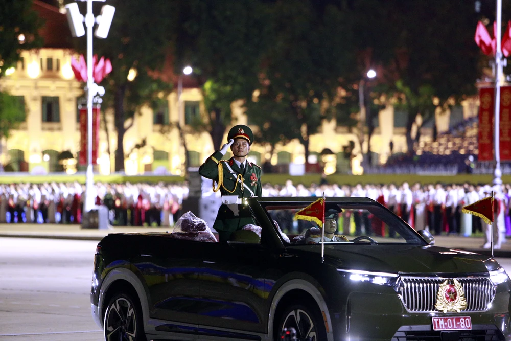 Hình ảnh khí phách Việt Nam trong đêm tổng diễu binh A80 giữa trời thu Hà Nội - 1.JPG