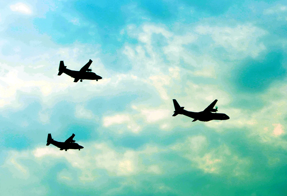 Hình ảnh trực thăng bay tập luyện trên bầu trời Hà Nội -.JPG